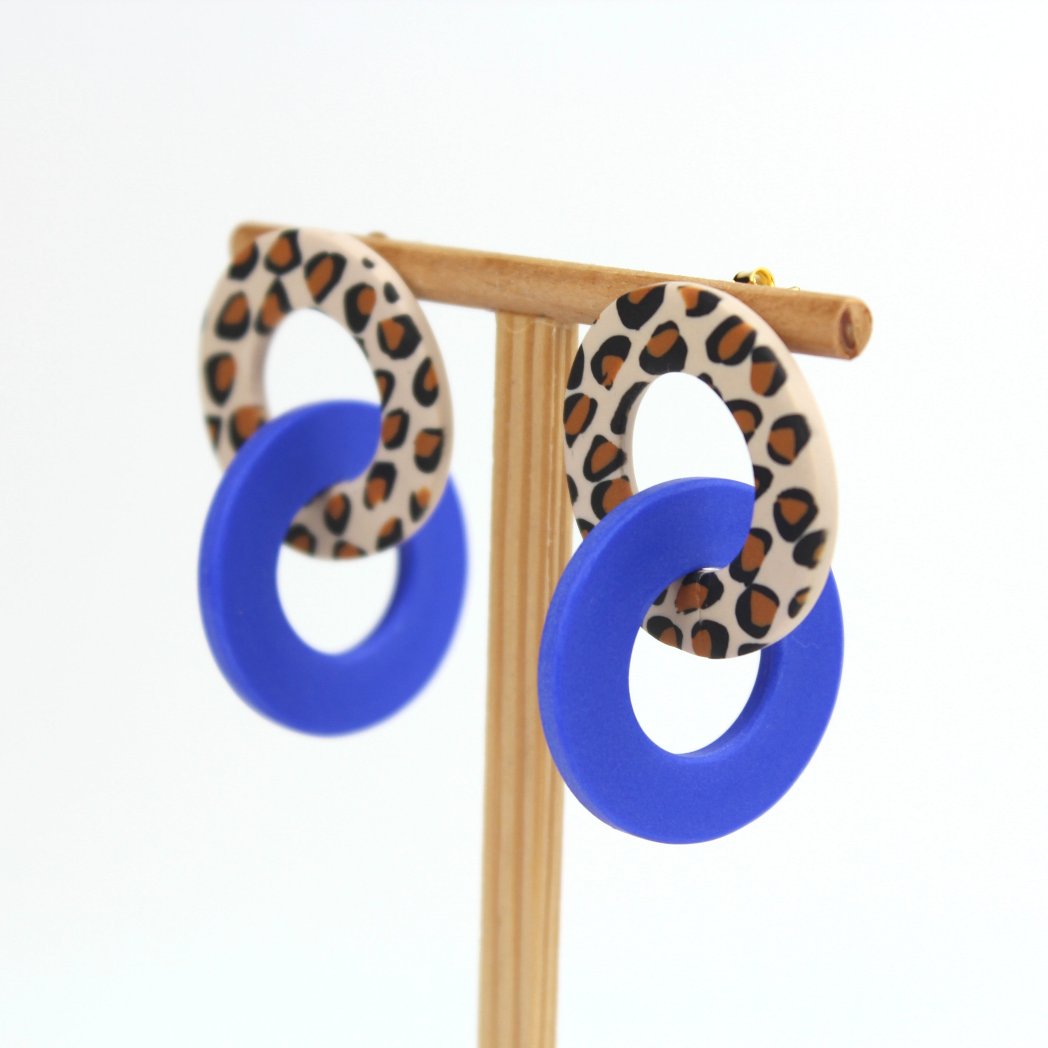 Loops | leo & dunkelblau - Atelier Anda