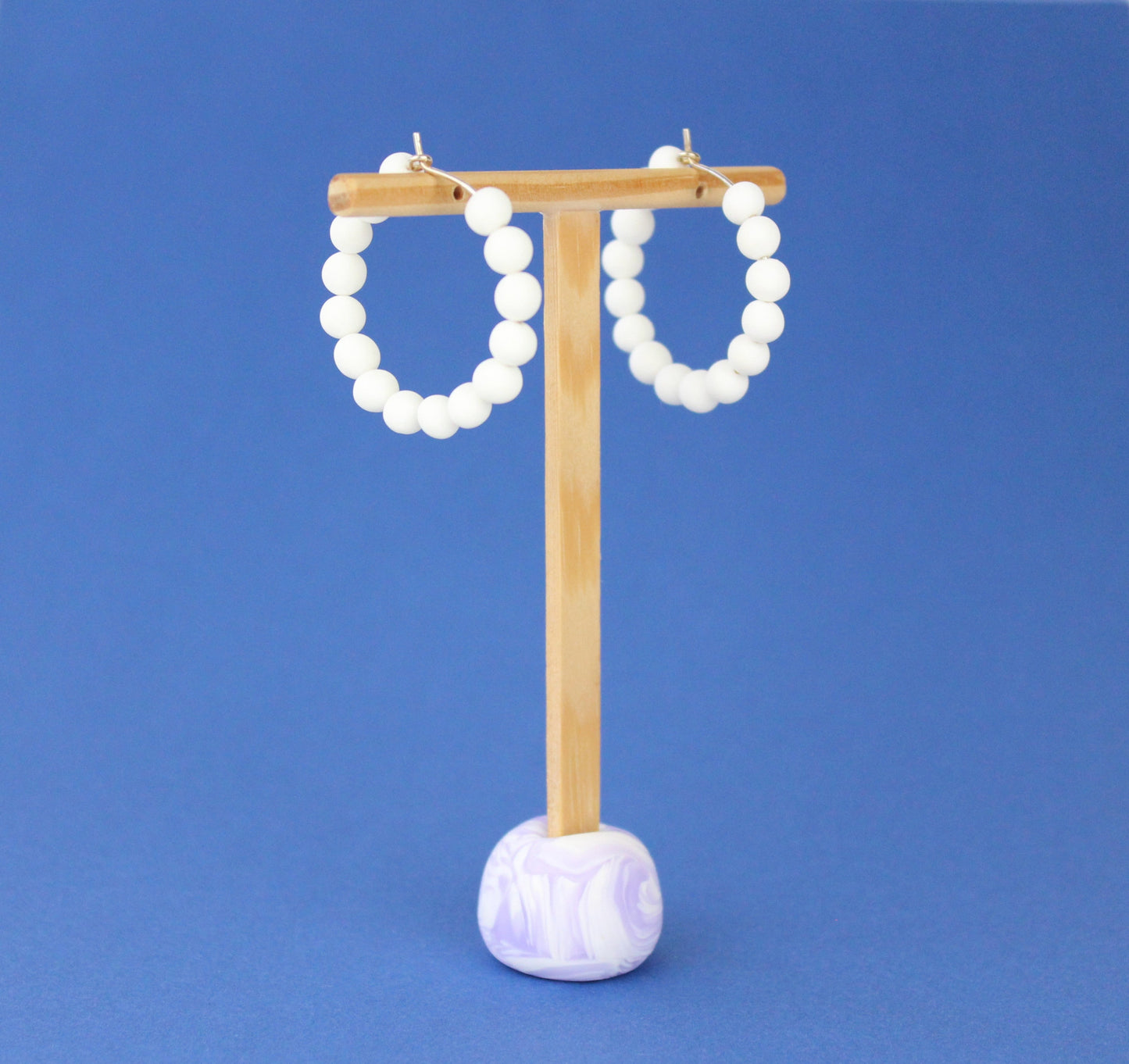 Creolen mit weißen Perlen - große Version