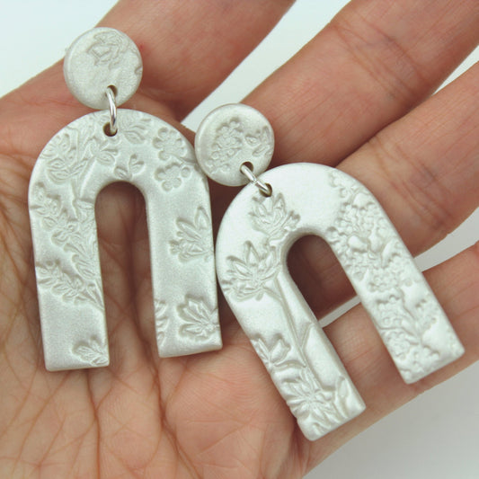 Ohrringe mit Blumenmuster | Perlengarten Collection | Archie Ohrringe - Atelier Anda