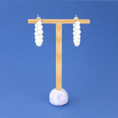 Creolen mit weißen Perlen - große Version