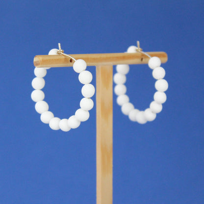 Creolen mit weißen Perlen - große Version